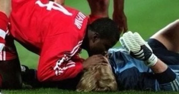 “Sammy Kuffour save his life” – Oliver Kahn celebrated his close friend Sammy Kuffour’s 47th birthday by sharing a life-saving CPR photo